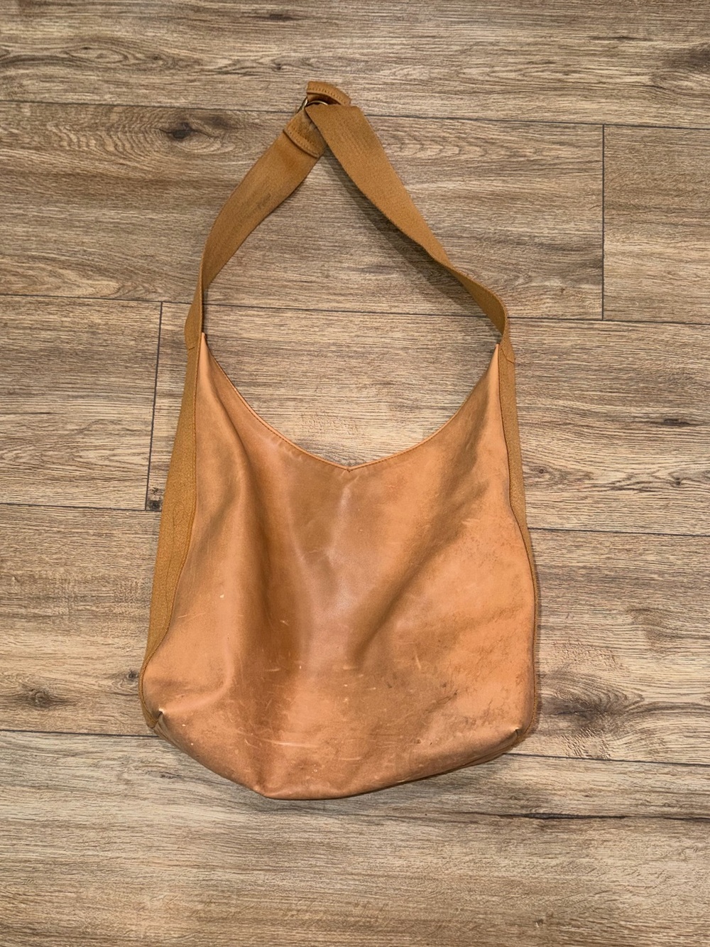 Universal Thread Tan Leather Shoulder Hobo Bag